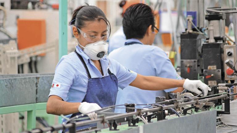 La participación de las mujeres en el mercado laboral se redujo 6.8% por la pandemia. Foto EE: Archivo