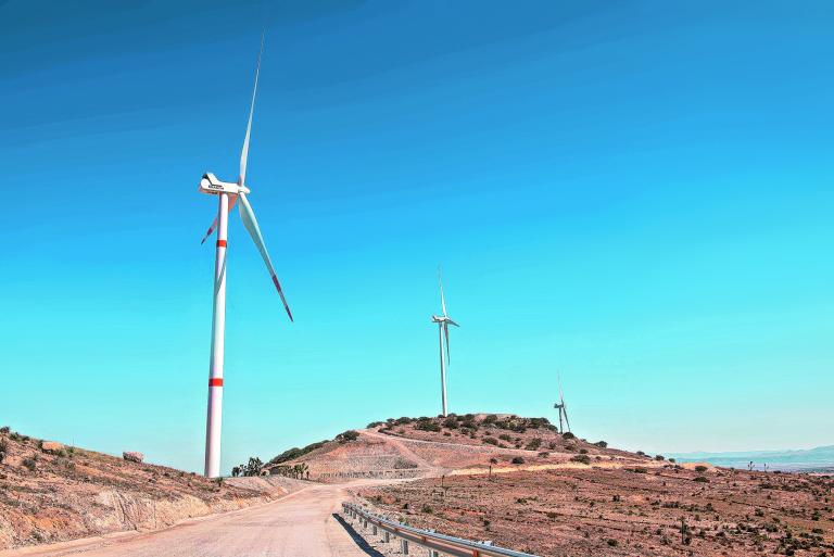 Recientemente la CFE pidió a la CRE no dar más permisos para centrales renovables, pues “quitan confiabilidad al sistema eléctrico”. Foto: Especial.