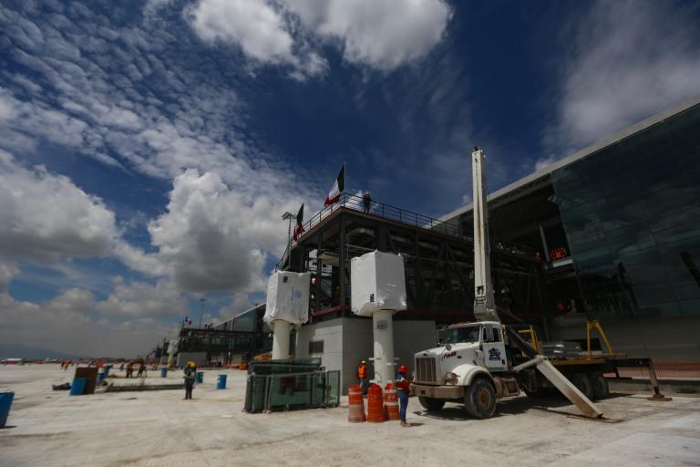 Al 15 de julio del 2021, las obras del Aeropuerto Internacional Felipe Ángeles han consumido 68,522.1 millones de pesos, que representan el 80.7% del monto total de inversión estimada para esa terminal. Foto EE: Eric Lugo