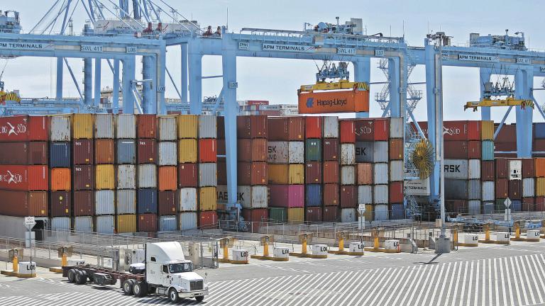 LAZARO CARDENAS, MICHOACAN, 02 DE OCTUBRE DE 2019.-  RECORRIDO POR LA ZONA ADUANERA EN LAZARO CARDENAS, EN EL ESTADO DE MICHOACAN.EN LA IMAGEN, MAQUINARIA DE LA EMPRESA APM TERMINALS.FOTO: DANIEL SANCHEZ