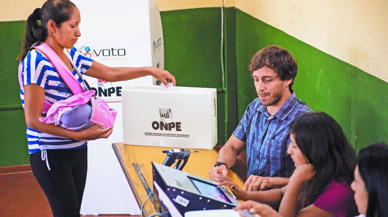 PERU-ELECTIONS-VOTERS