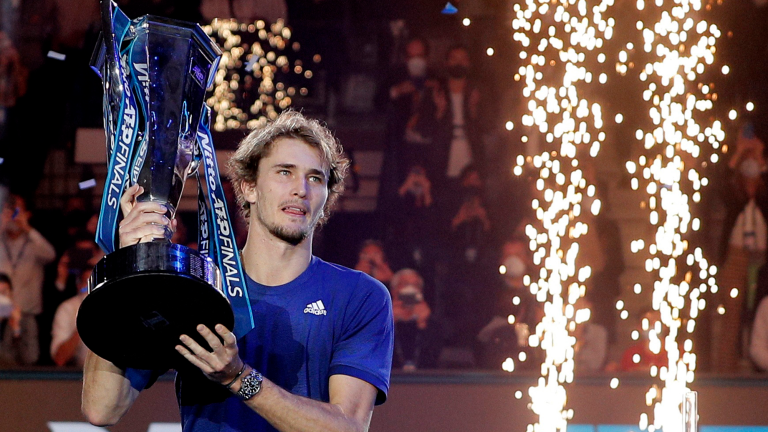 Zverev concluye un 2021 especialmente prolífico, en el que ha conseguido seis títulos, entre ellos el oro olímpico en Tokio-2020. Foto: Reuters