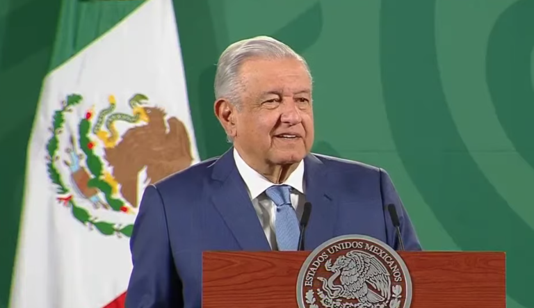 El presidente Andrés Manuel López Obrador durante la conferencia de prensa mañanera del 23 de noviembre de 2021.