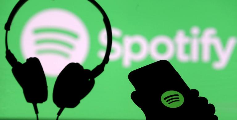 Spotify domina el mercado de acceso a contenidos digitales de audio en México, lo que incluye a los podcast. Foto: Reuters