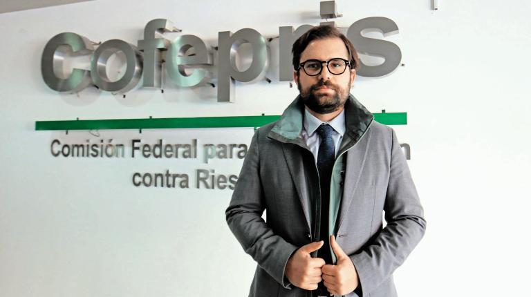  Alejandro Svarch Pérez, titular de la Comisión Federal de Protección contra Riesgos Sanitarios (Cofepris). Foto EE: Rosario Servin