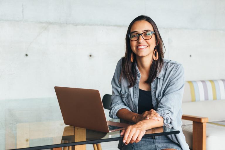 Mariana Costa, fundadora y directora ejecutiva de Laboratoria, dijo que aunque el sector de tecnología está lleno de oportunidades laborales, las mujeres están subrepresentadas en eĺ. Foto: Cortesía Laboratoria