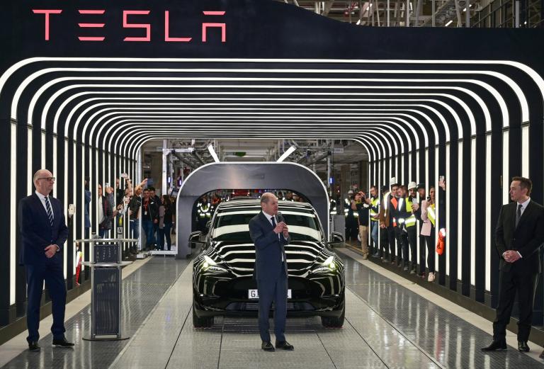 Tesla hands over first cars produced at new plant in Gruenheide