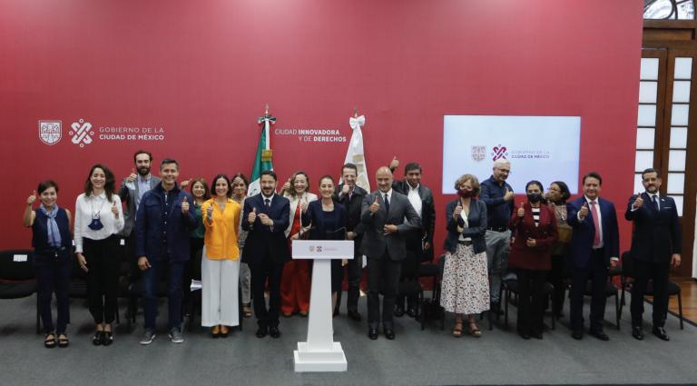 Claudia Sheinbaum, jefa de Gobierno de la CDMX, y su gabinete. Foto: Twitter @Claudiashein