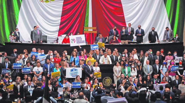 Mexican legislators to vote on constitutional reform of the electricity sector, in Mexico City