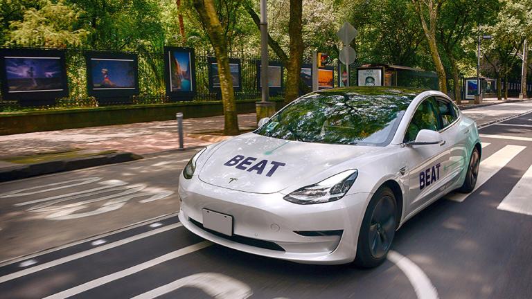 El nuevo servicio de BEAT está integrado por 100 vehículos Tesla Model 3. Foto EE: Cortesía