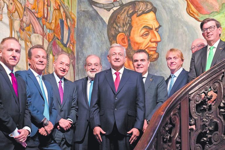 El presidente López Obrador se reunió ayer con empresarios en el Instituto Cultural Mexicano, en Washington DC. Foto Especial