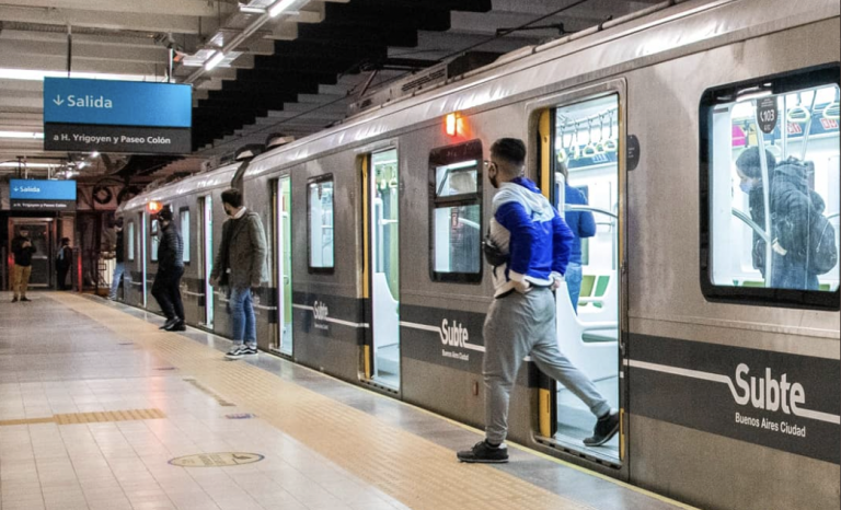 Subte, transporte subterráneo de la ciudad de Buenos Aires. Foto: Twitter Subte