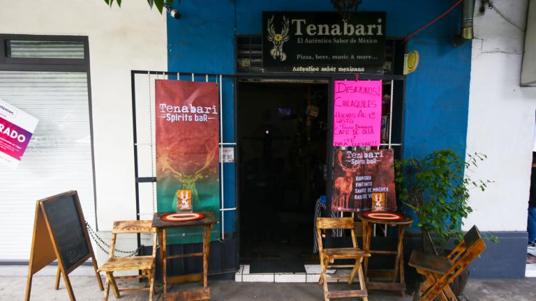 La pizzería Tenabari por las mañanas funciona como un desayunador. Foto EE: Eric Lugo