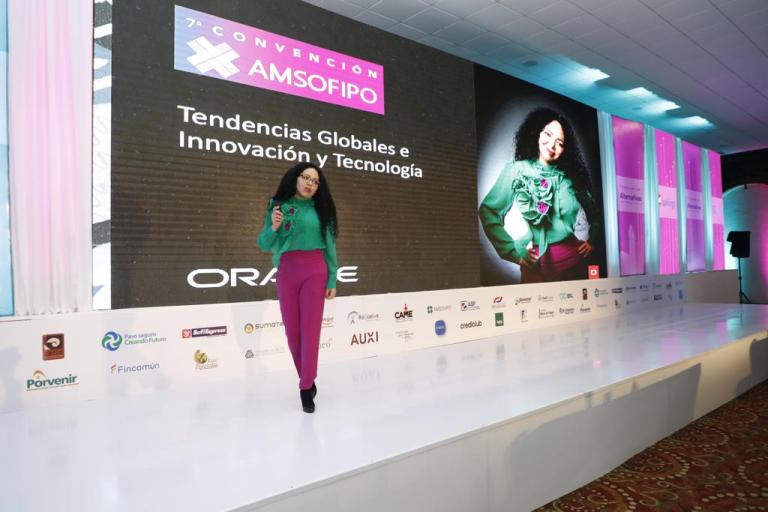 Lorena Bravo, CTO de Tecnología y Transformación de Oracle durante la 7a Convención de la Amsofipo. Foto EE: Patricia Ortega