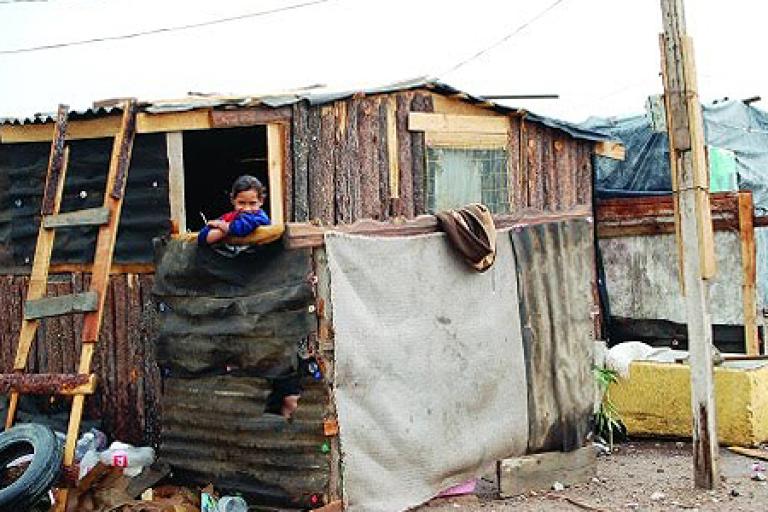 El gobierno actual ha puesto las baterías en soluciones de autoproducción y mejoramiento de vivienda, pero no en adquisición de un hogar nuevo. Foto: Especial.