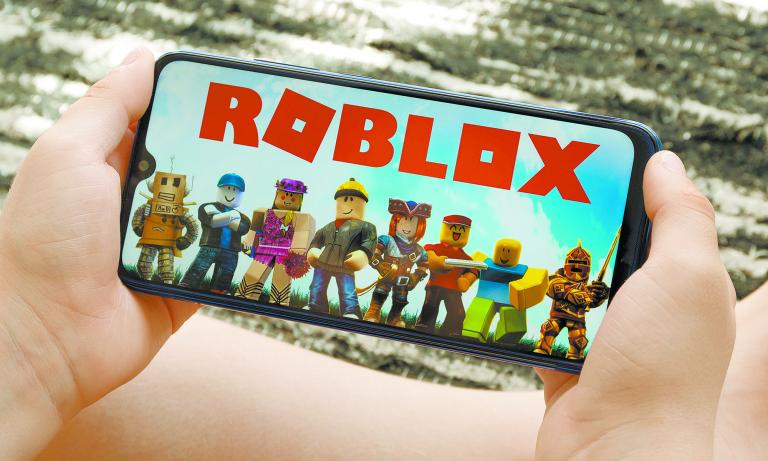 Sao,Paulo,,Brazil,-,06/11/2020:,Boy,Play,Roblox,At,Smartphone.