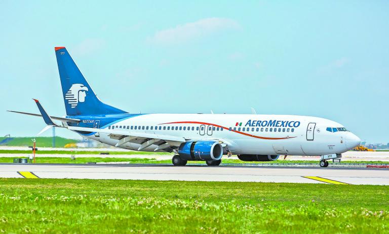 Chicago,,Usa,-,July,2,,2019:,Boeing,737,Aeromexico,Landing