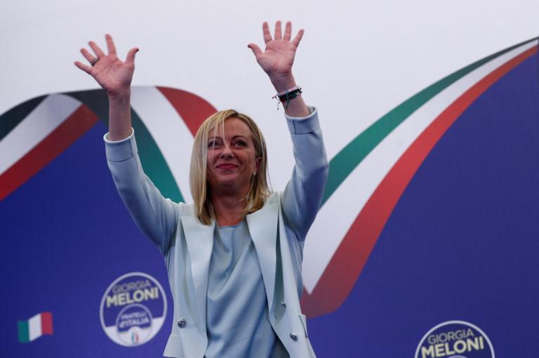 Giorgia Meloni, líder de los Hermanos de Italia y triunfadora de las elecciones generales en Italia, durante un mitin en Nápoles el 23 de septiembre de 2022. Foto: Reuters