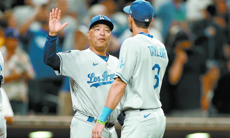 Los Angeles Dodgers v San Diego Padres