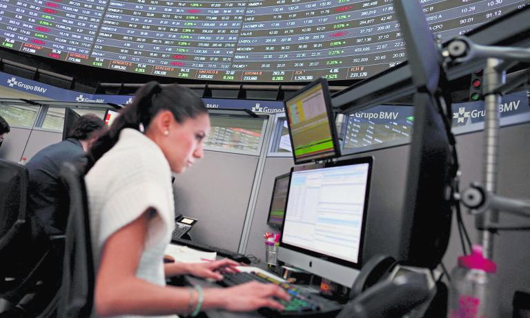 FILE PHOTO: A worker is seen inside the Mexican stock market building in Mexico City, Mexico, February 19, 2016. REUTERS/Carlos Jasso/File Photo-NARCH/NARCH30