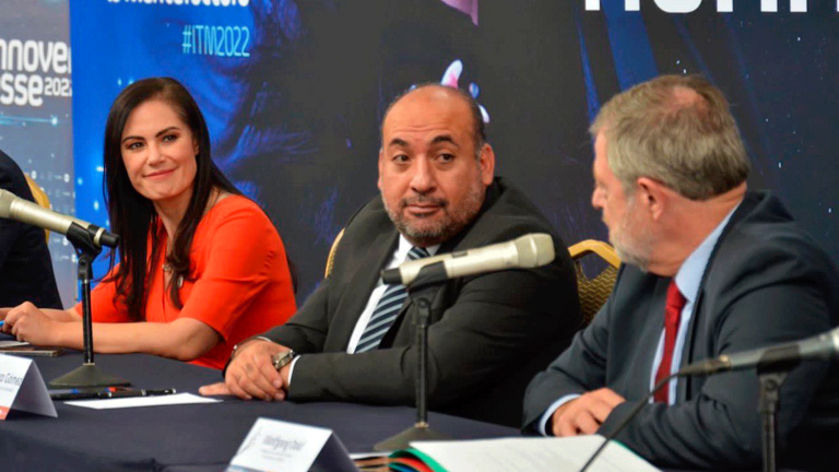 El titular de la Secretaría de Desarrollo Económico Sustentable estatal, Ramón Alfaro Gómez, participó en la rueda de prensa inaugural de la Industrial Transformación México Hannover Messe. Foto EE: Cortesía / Twitter @AleGutierrez_mx