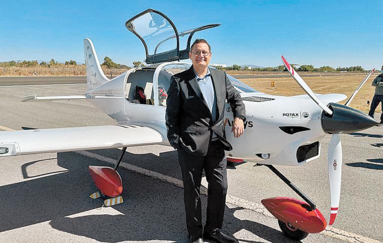 En julio se realizó el primer vuelo oficial del avión Halcón II, en el Aeropuerto Nacional Capitán Rogelio Castillo. Foto: Cortesía