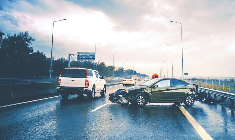 Si bien el factor humano es el más importante al momento de conducir un automóvil, la tecnología ha desarrollado dispositivos que aumentan la seguridad al volante. Foto: Cortesía