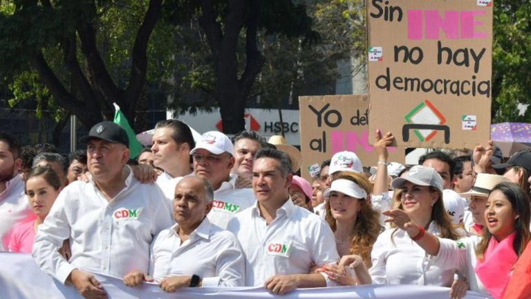 Moreno Cárdenas asistió acompañado de diputados federales de su bancada. Foto: Especial