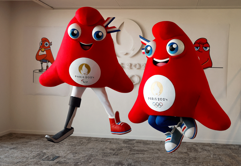 Los gorros frigios, llamados así por los icónicos sombreros rojos franceses, serán las mascotas de los Juegos Olímpicos y Paralímpicos de París 2024, ya que los organizadores quieren celebrar el espíritu de la Revolución Francesa. Foto: Reuters