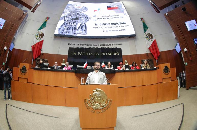 En el marco de su visita de trabajo por México, Boric acudió al Senado de la República