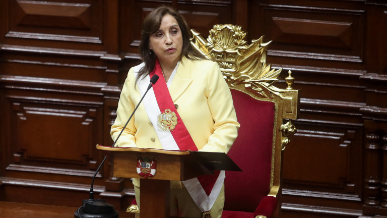 Dina Boluarte asumió la presidencia de Perú. Foto: Reuters