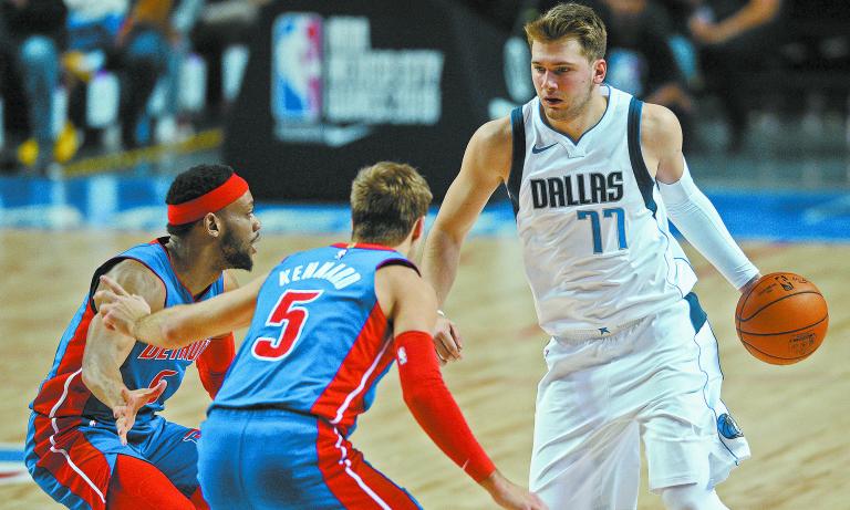 NBA: Dallas Mavericks at Detroit Pistons