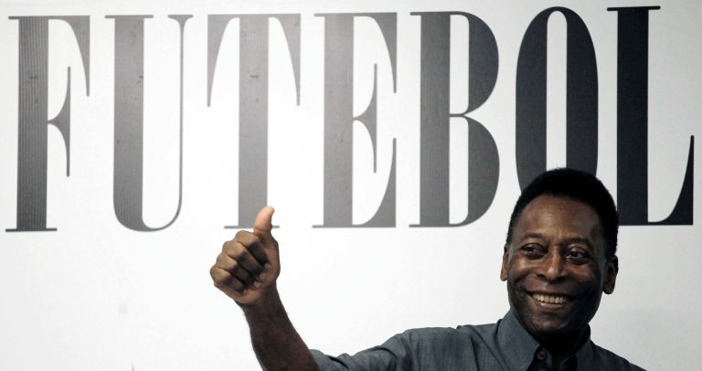 Pelé, considerado como uno de los mejores futbolistas del mundo y ganador de tres mundiales, murió a los 82 años tras padecer un cáncer, reportaron el jueves medios y familiares en redes sociales. Foto: Reuters