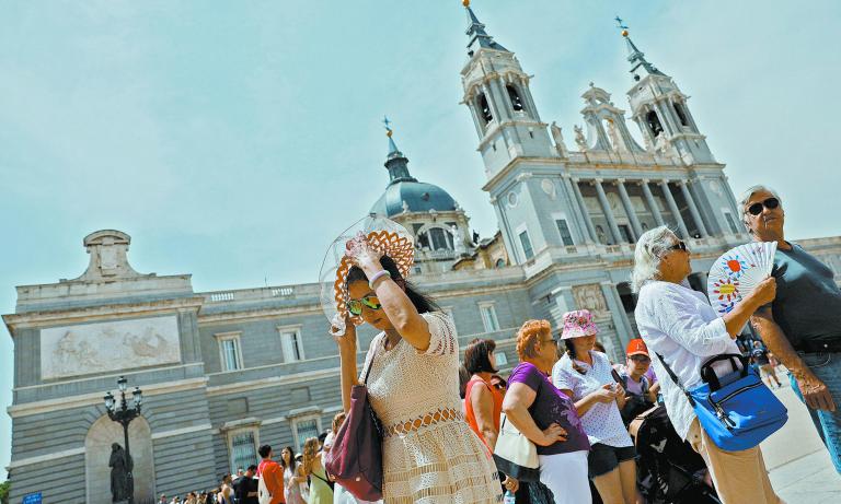 Turistas en Madrid, España. Foto: Reuters