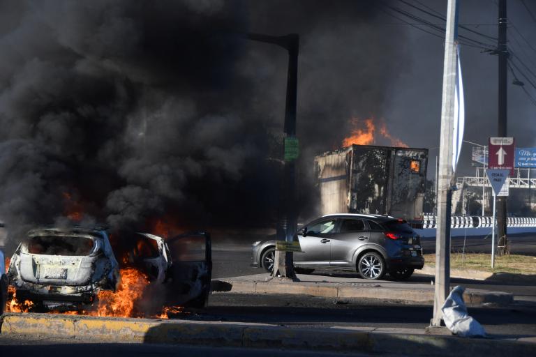 Narcobloqueos y balaceras en Culiacán, Sinaloa. Foto: Reuters