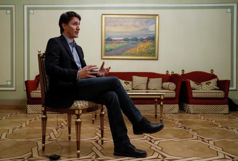 “Entiendo que quiera poner más énfasis en las empresas de energía estatales”, dijo Trudeau en su oficina en Ottawa