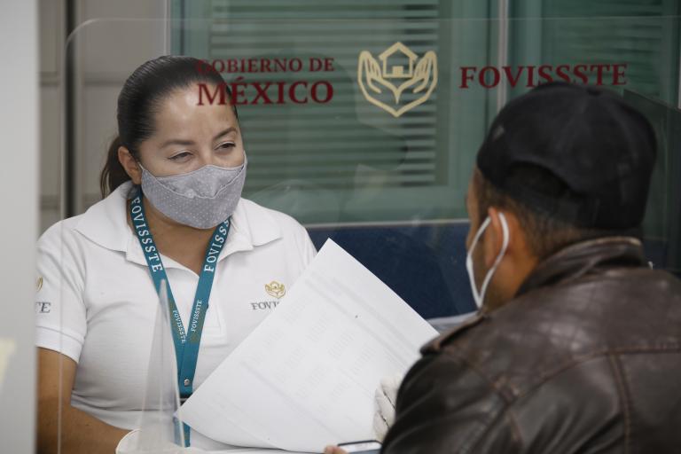 El Fondo tendrá un programa de reestructura de créditos, para convertirlos de VSM a pesos. Foto: Fovissste.