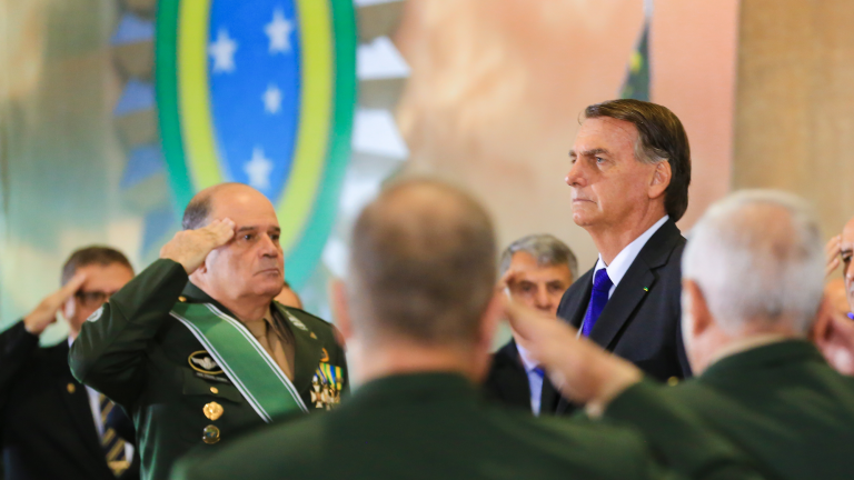 Jair Bolsonaro presidiendo un acto de promoción de oficiales del ejército brasileño en el Palacio de Planato, Brasilia, el 1 de diciembre de 2022. Clauber Cleber Caetano / Estevam Costa / PR