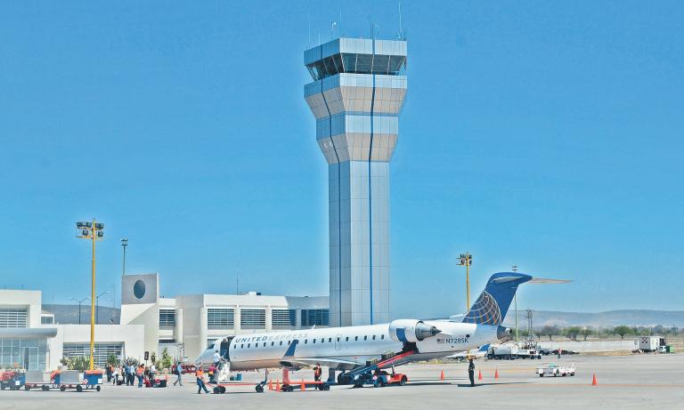 QUERETARO,QRO 21.04.14 ASPECTOS AEROPUERTO INTERCONTINENTAL DE QUERETARO.