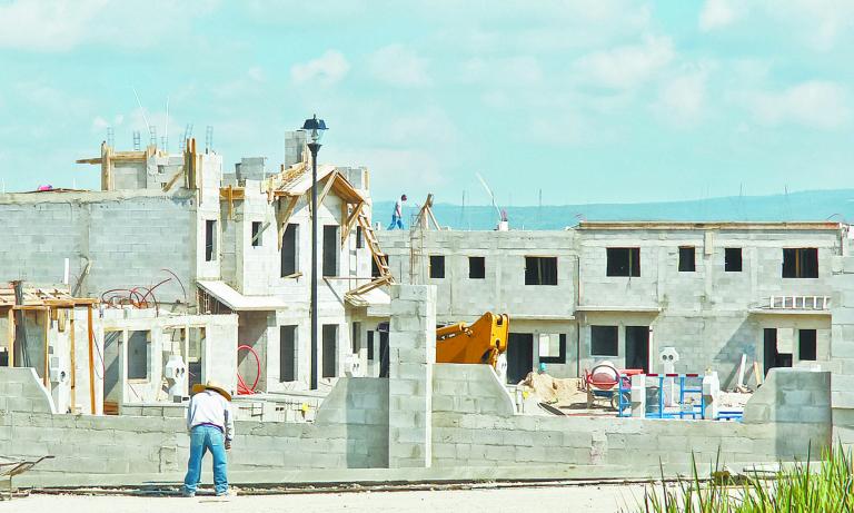 ASPECTOS DE CONSTRUCCION DE VIVIENDA EN LOS ALREDEDORES DE QUERETARO