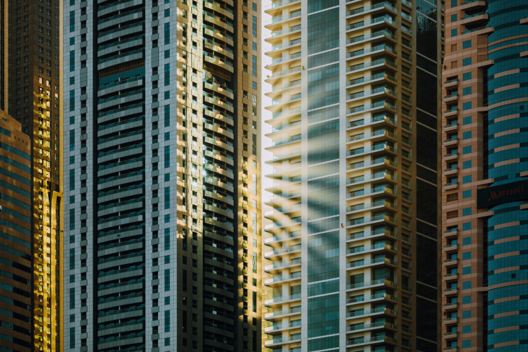 La panorámica de los edificios corporativos cambió a raíz de la pandemia, pues ahora las firmas buscan mayor flexibilidad tanto en contratos como en espacios. Foto: Especial.