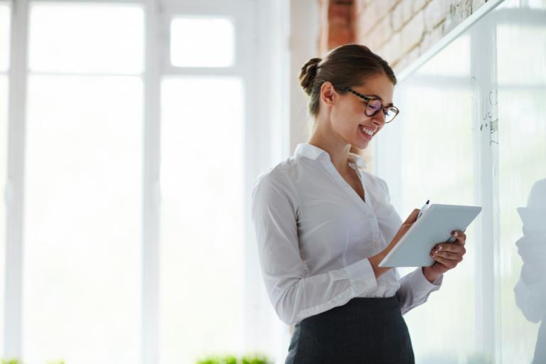 La industria inmobiliaria es una opción laboral para las mujeres que buscan un trabajo flexible. Foto: Especial.