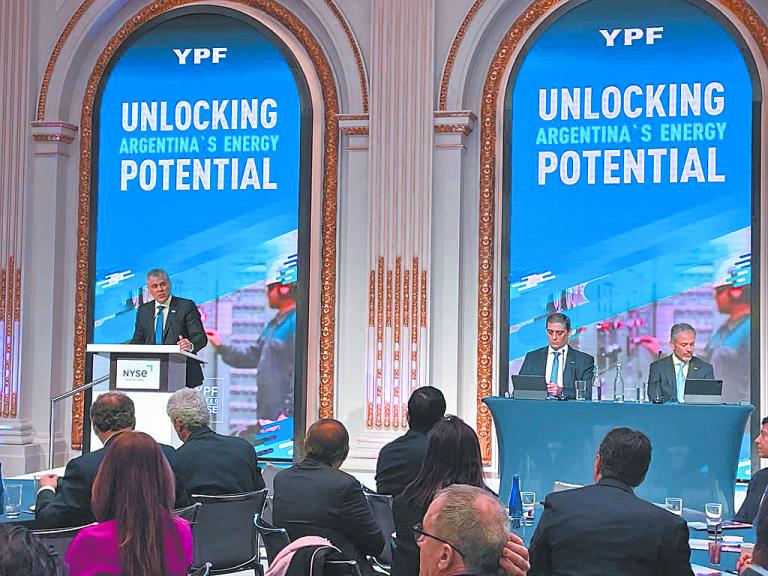 La petrolera argentina YPF registró una rentabilidad del negocio -EBITDA- en 2022 de casi 5,000 millones de dólares y una ganancia neta de 2,200 millones de dólares.