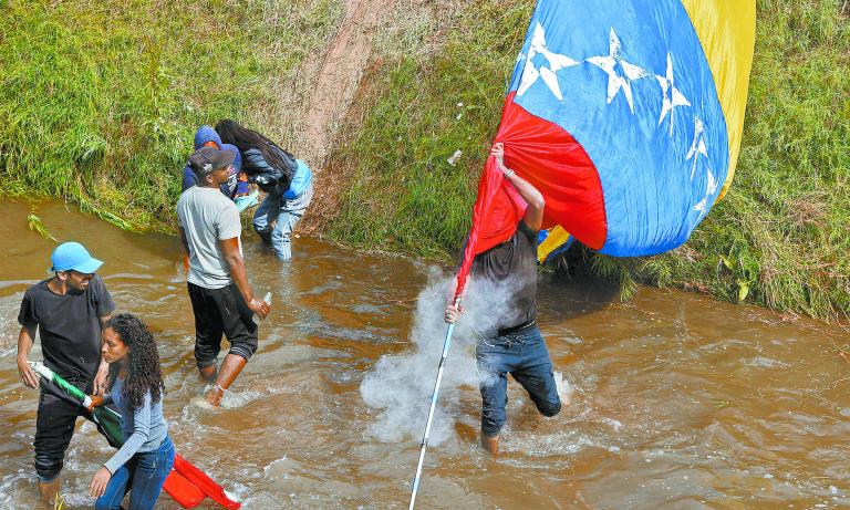 Muchos de los inmigrantes tenían niños pequeños con ellos.