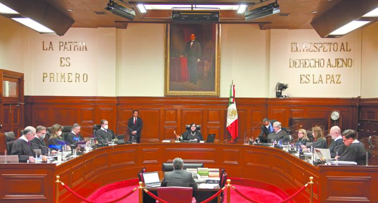 Este martes, la Suprema Corte declaró la invalidez de un párrafo del artículo 10 y cinco del 43 Código Militar de Procedimientos Penales. Foto: Especial