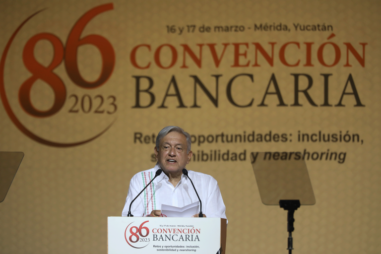 El presidente Andrés Manuel López Obrador encabezó la inauguración de la 86 Convención Bancaria. Foto EE: Hugo Salazar