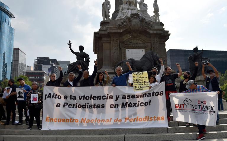 En el 2022 se registraron los asesinatos de 15 comunicadores lo que llevó al gremio a realizar movilizaciones. Foto: AFP