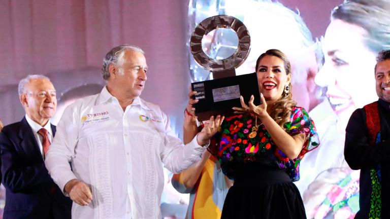 Ceremonia del pase de estafeta del Tianguis Turístico. Foto EE: Cortesía Twitter