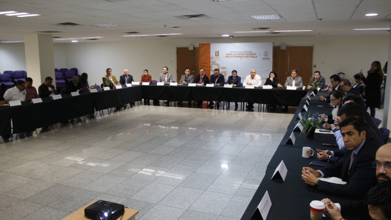 El secretario del Trabajo de Nuevo León, Federico Rojas Veloquiose reúne con el sistema educativo estatal. Foto EE: Cortesía.