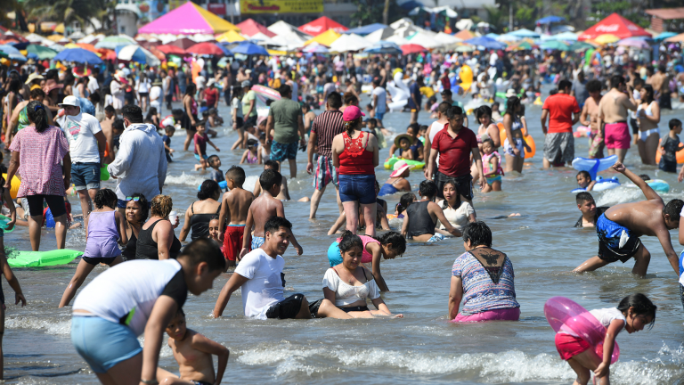 Aspectos de Veracruz en las vacaciones de Semana Santa de 2022. Foto: Archivo Reuters